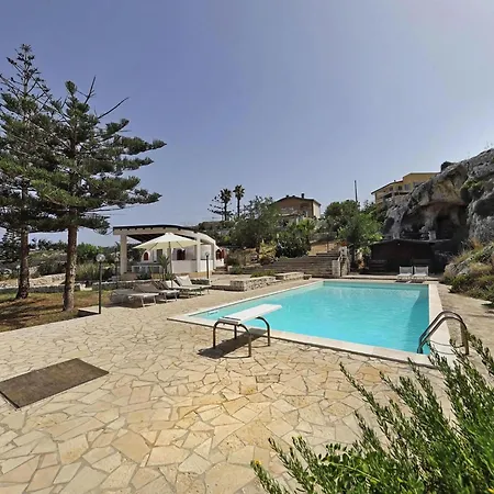 Exceptional With Private Pool In